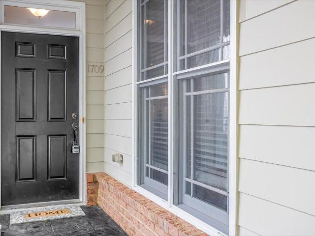 1709 Legendary Lane