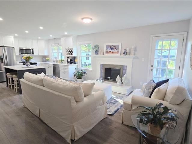 1709 Pine Tree DR