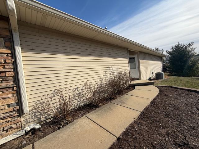 1709 Timber Wolf Ln, Unit C, Mahomet, IL 61853 | MLS #12552