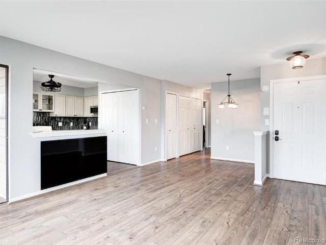 1700 RIVER Road # 9