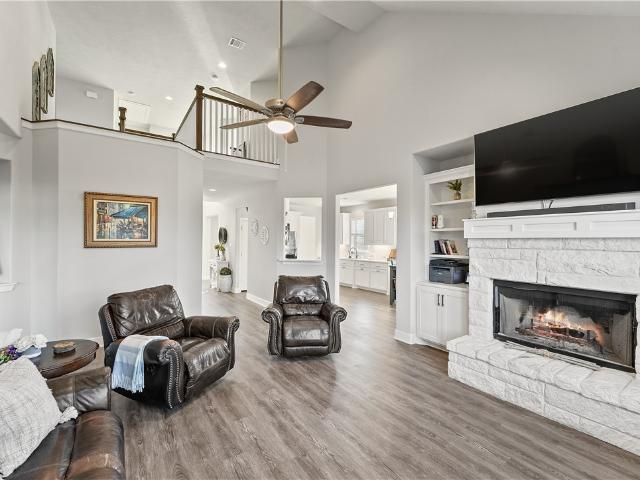 1700 Twin Oaks Cir, Brenham, TX 77833 | MLS #25013