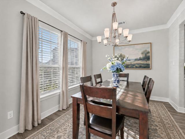 1700 Twin Oaks Circle