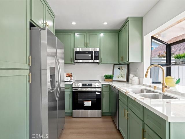 1700 W Cerritos 206