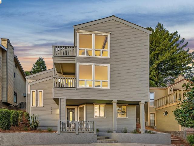 1701 Manzanita Dr