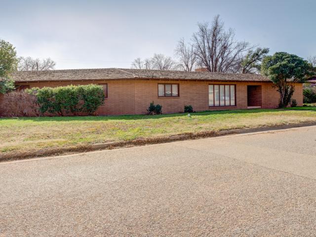 1701 N 7th St, Tahoka, TX 79373 | MLS #202550