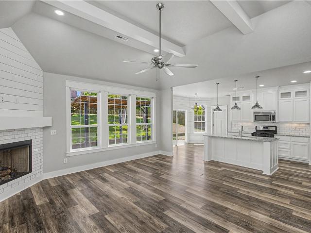 1701 Abbey Lane