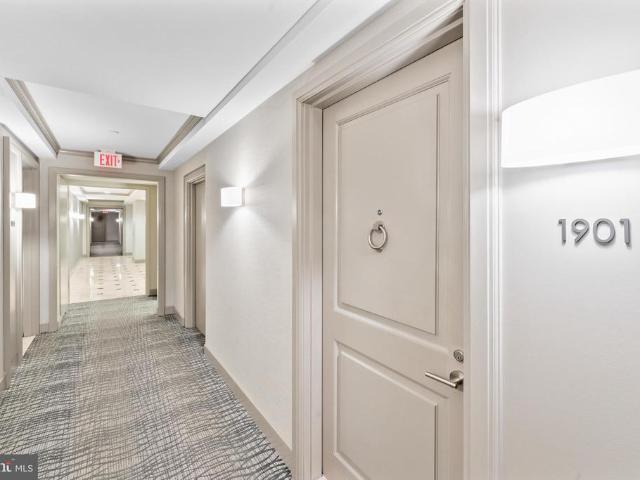 1701 15 Locust Street # 1901