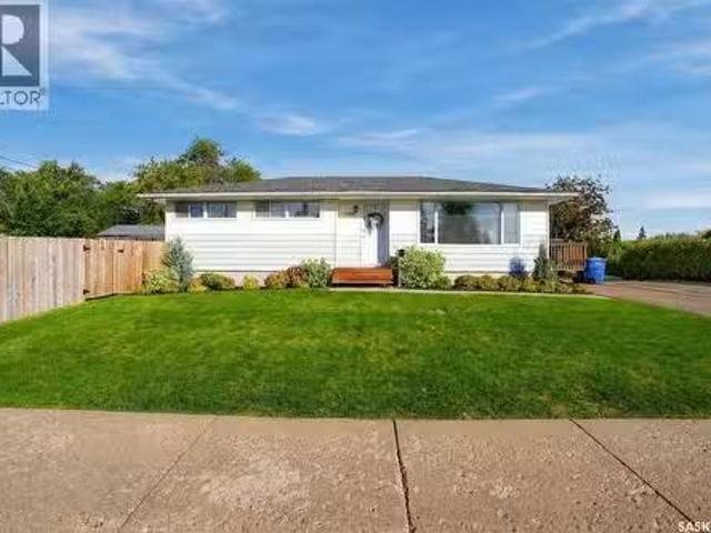 1701 92Nd Street, North Battleford, SK, S9A 0B3 house for sa.