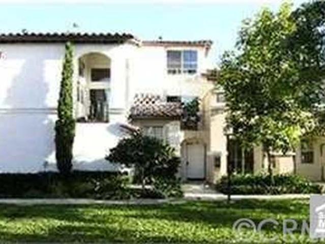 1702 Cres OAK, 1 bed, 2 full baths