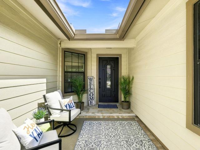 1702 E Messick Loop