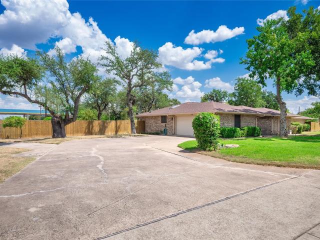 1702 Lone Oak Dr