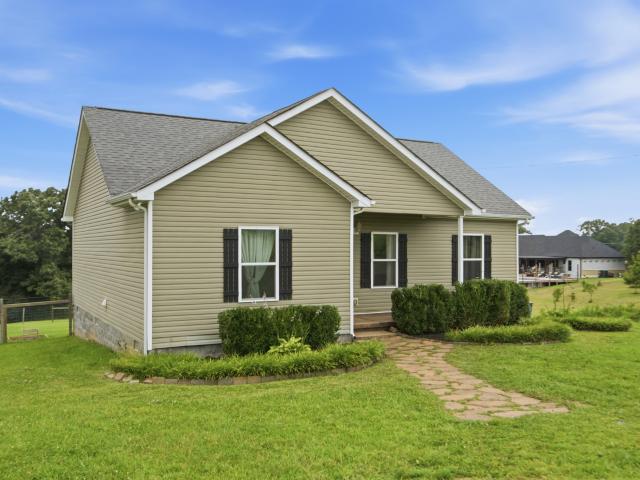 17036 Pond Cir