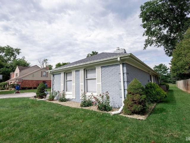 1703 N Hawthorne Road