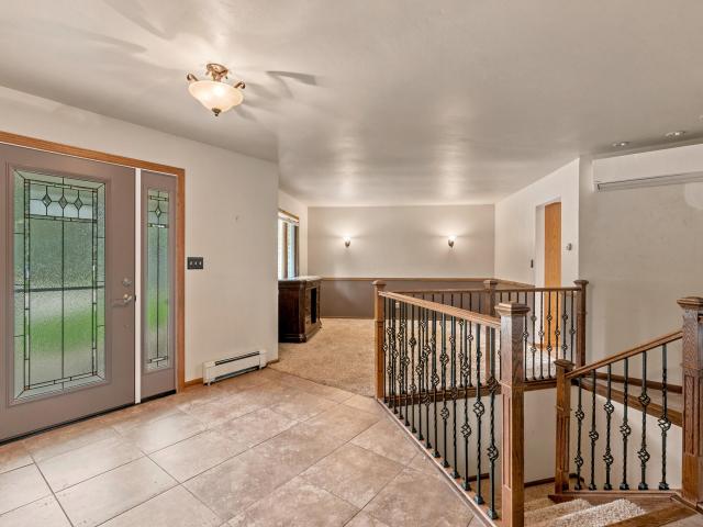 170 Crestwood Dr