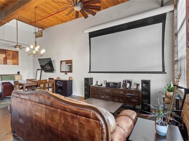 170 Boulevard SE F109