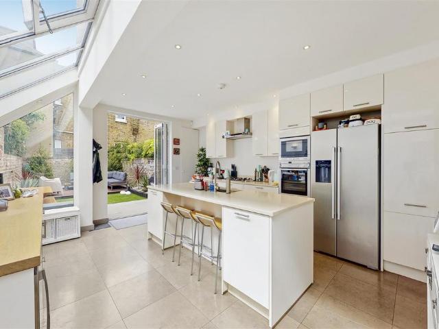 170 Oxford Gardens, London, W10 6LZ, United Kingdom | 4 bed townhouse for rent #135548800 | Rentberry
