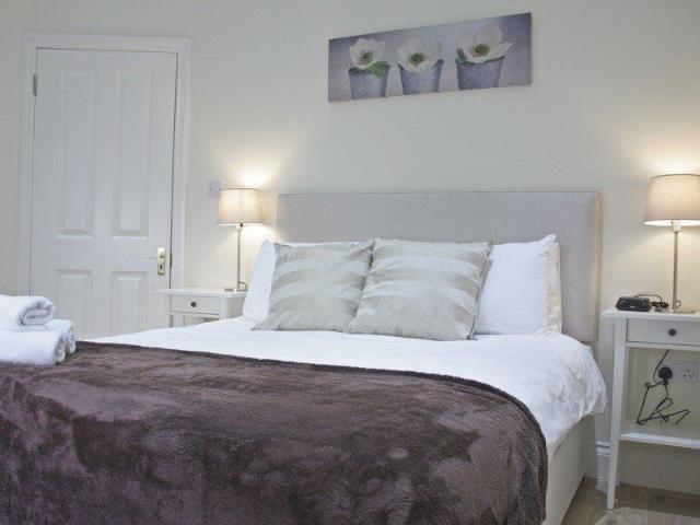 170 Ladbroke Grove, London, W10 5LZ, United Kingdom | 2 bed apartment for rent #62995254 | Rentberry