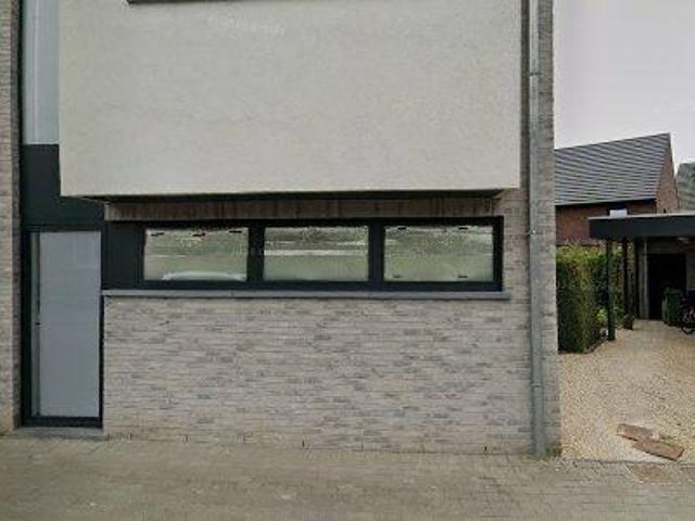 170 m2 apartment for rent in Denderleeuw