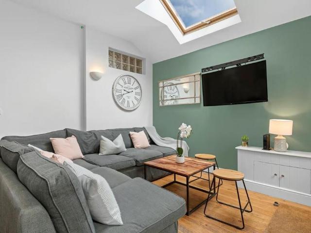 £170pppw excl bills!* Teversal. 7 bed terraced house to rent £5,171 pcm £1,193 pw