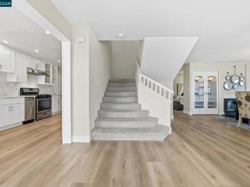 1715 Greenhills Ct