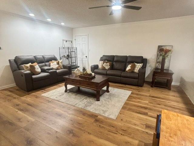 1715 W 17th Circle