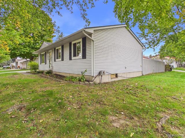 1716 Pilgrim Lane