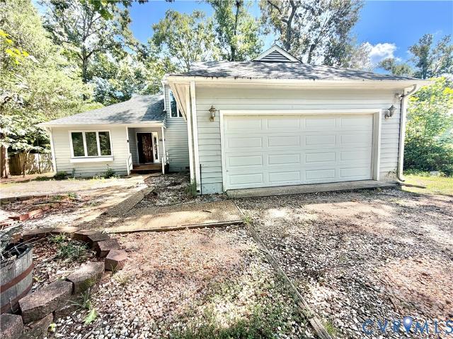 1717 Stone River Road