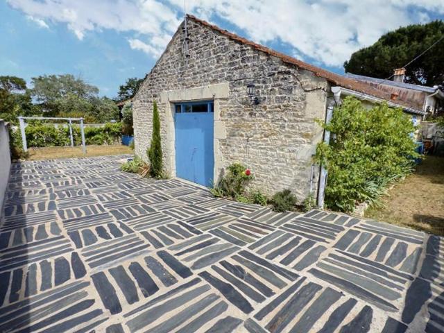 17190 Ensemble Immobilier Atypique 5 pièce s 82 m2 Ile d'Oléron