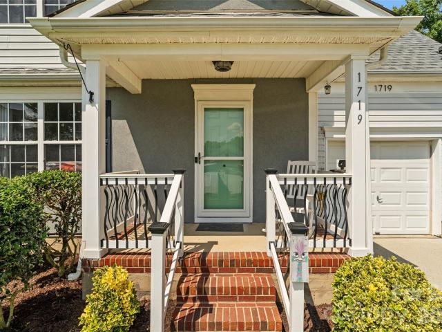 1719 Oleander Hill Court