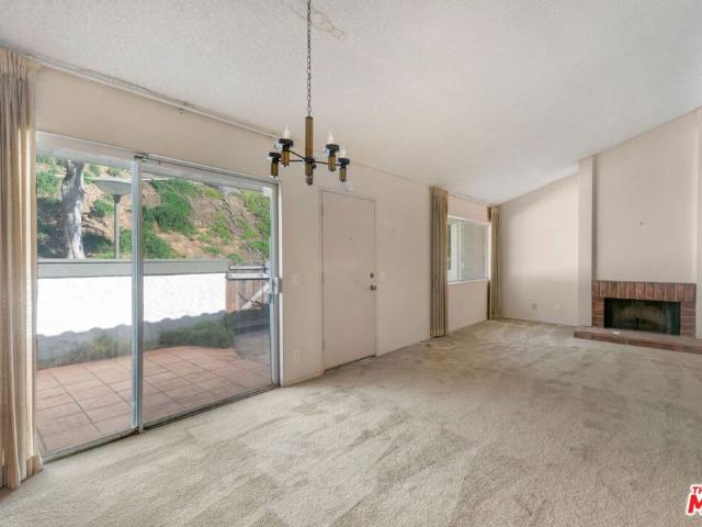 17105 Palisades Circle