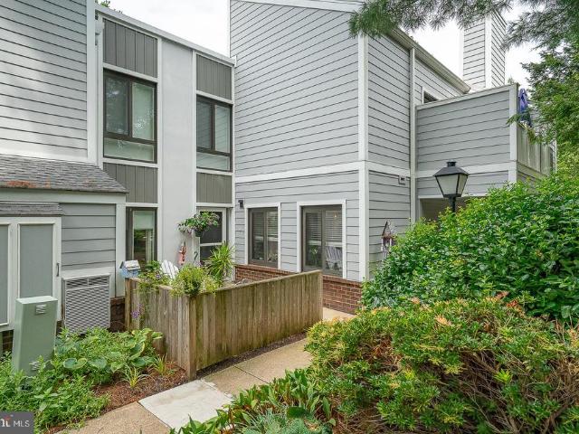 1710 Oakwood Terrace # 4G