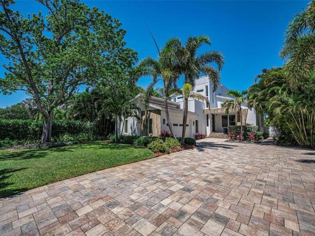 1710 Brightwaters Blvd NE, St. Petersburg, FL 33704 | MLS #TB8471