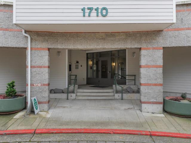 1710 S Harbor Way, Unit 202, Portland, OR 97201 | MLS #685016