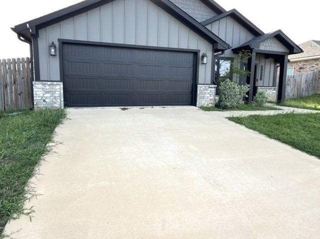 17115 Meadowview Ln, Lindale, TX 75771