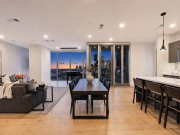 1711 Allen Parkway 2705