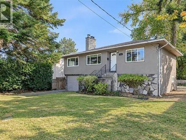 1711 Christmas Ave, Saanich, BC, V8P 2X9 house for sale | Listing ID 1050 | Royal LePage