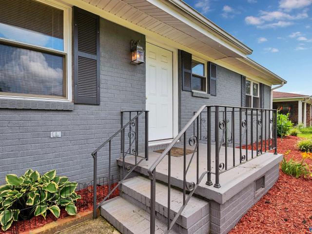 1711 Sandra Street SW