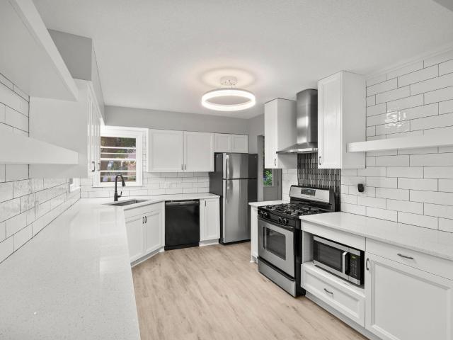 1712 W 66th Street