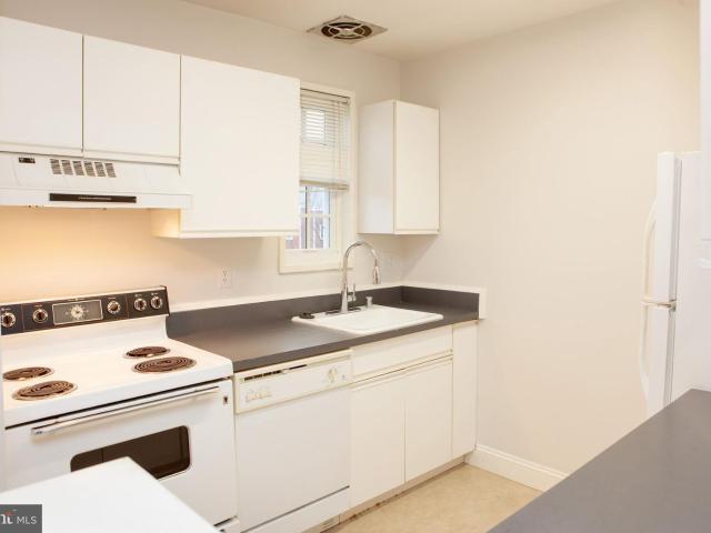 1712 W Abingdon Drive Unit# 301, Alexandria, US, VA