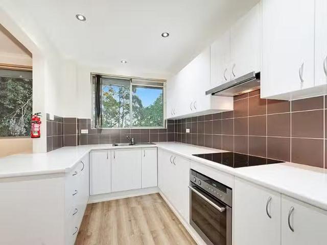 17/1304 1308 Pacific Highway, Turramurra Apartment for rent.