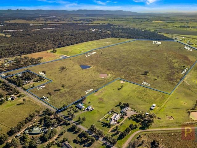 171 ACRES 69 HA JUST MINUTES FROM TOWN!