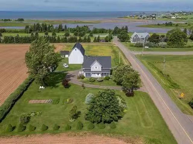 171 Bells Point Road, Cape Traverse, PE, C0B 1X0 house for s.