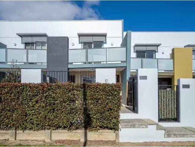 17/1 Gifford Street, Coombs Townhouse for rent Listed by Regi.