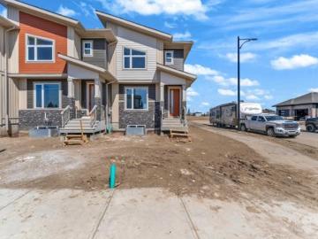 Graybriar, Stony Plain, Alberta - Fireplace