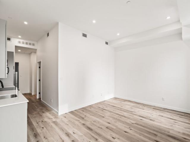 171 Donald – The Hawerchuk, Winnipeg, MB