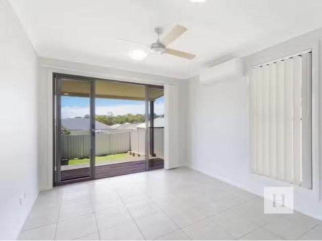 171 Kanangra Drive, Gwandalan House for rent Listed by Herita.