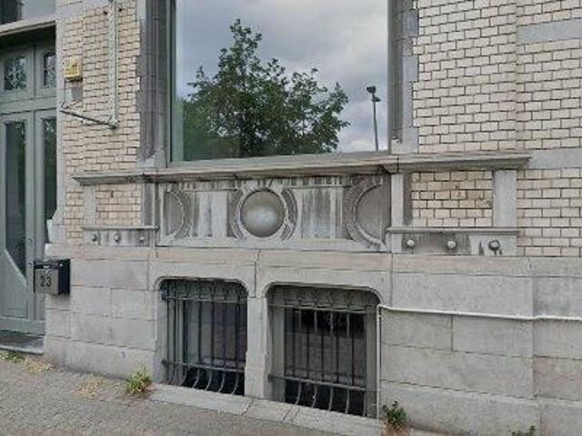 171 m2 apartment for rent in Luik