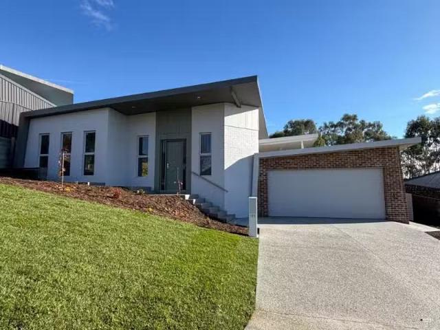 171 Mountford Crescent, East Albury House for rent Listed by.