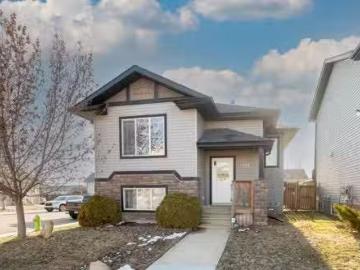 Red Deer, Alberta - Garden, Deck, Parking