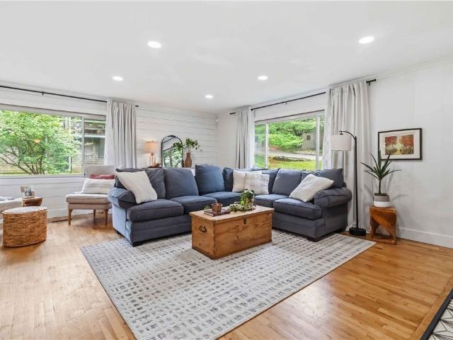 1724 N Greenvalley Avenue, Fayetteville, US, AR